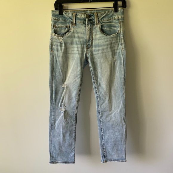 American Eagle Light Wash Artist Crop - Picture 1 of 5